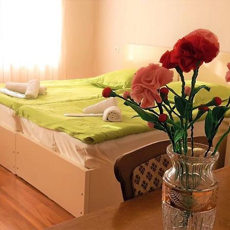Tamara'S Apartament In Avlabari Tbilisi Esterno foto