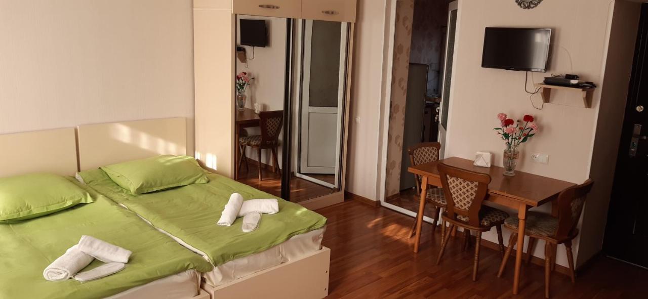 Tamara'S Apartament In Avlabari Tbilisi Esterno foto