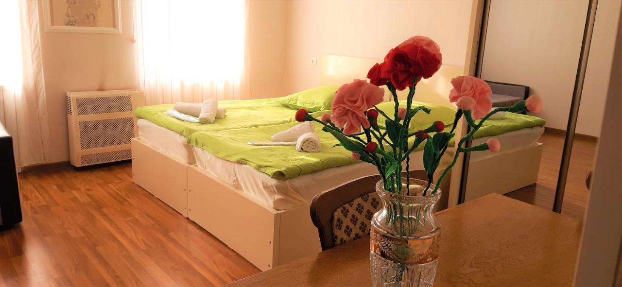 Tamara'S Apartament In Avlabari Tbilisi Esterno foto