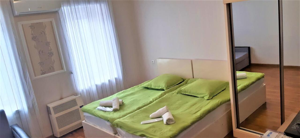 Tamara'S Apartament In Avlabari Tbilisi Esterno foto