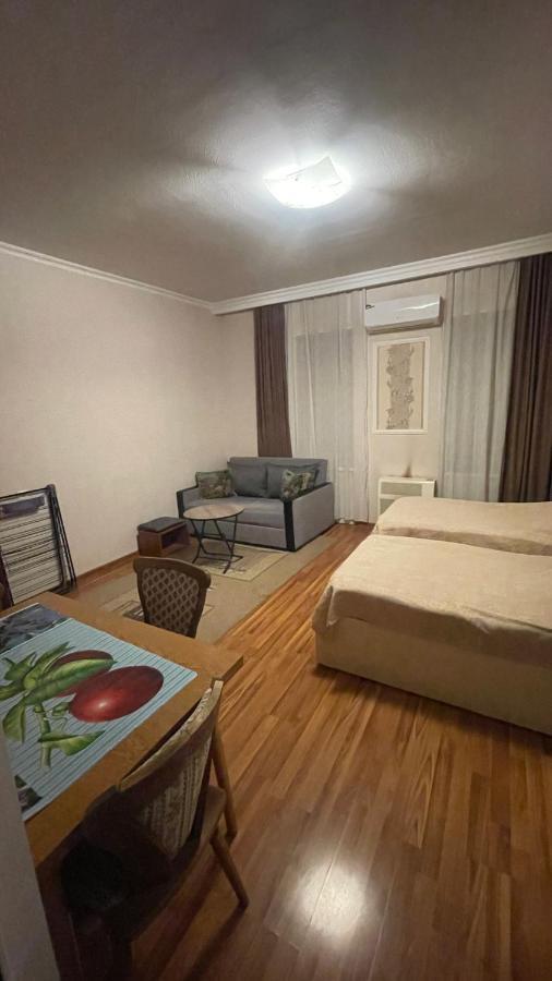 Tamara'S Apartament In Avlabari Tbilisi Esterno foto